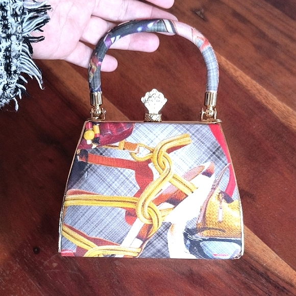 Classy Simon Chang Multicolor Handbag with Gold Accents. Great Condition. - Picture 6 of 11
